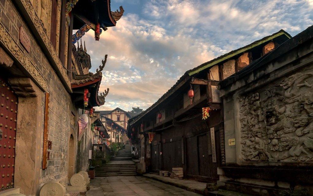 北疆边陲的俄罗斯族村:俄罗斯女孩远嫁中国,村民高鼻梁蓝眼睛